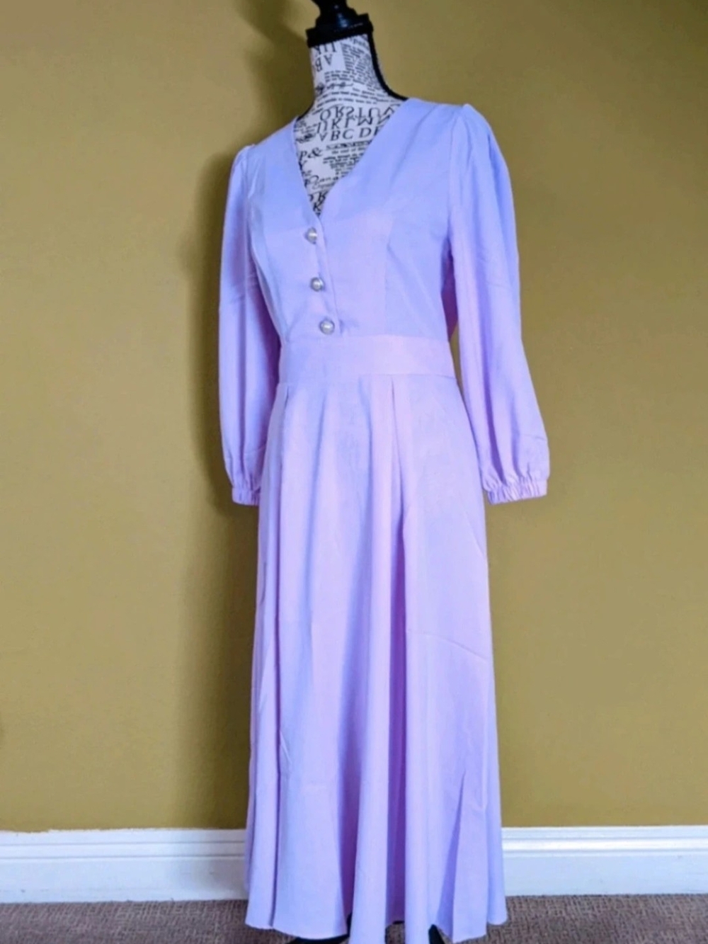 Elegant Lavender Long-Sleeve Midi Dress